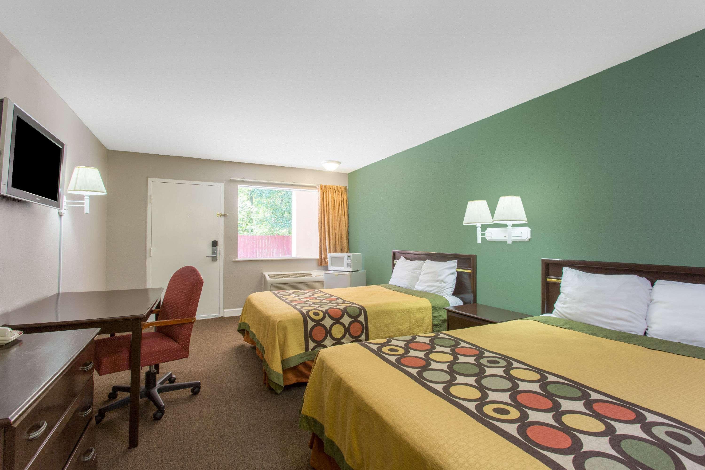 Super 8 By Wyndham Durham/University Area Nc Екстериор снимка