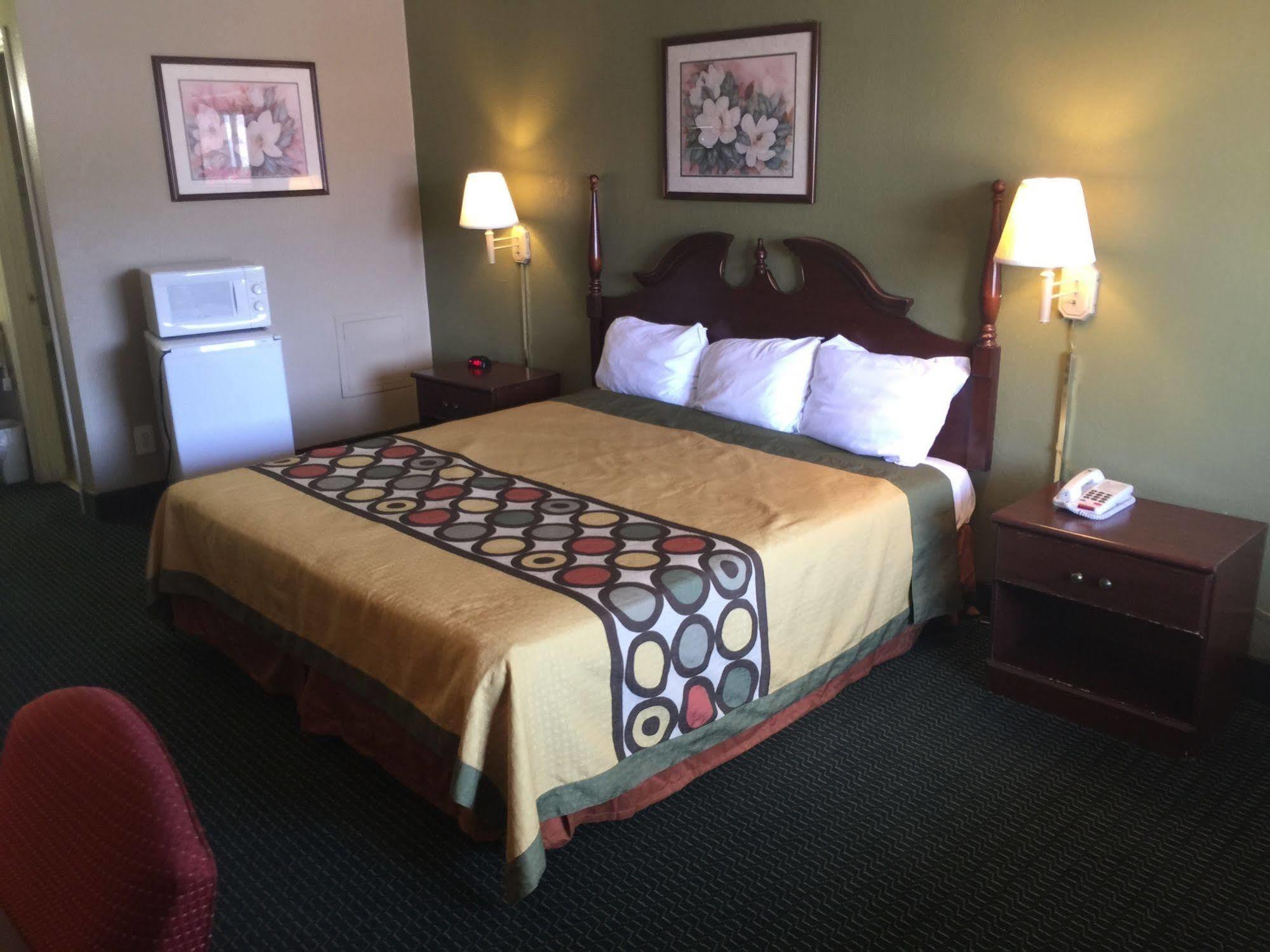 Super 8 By Wyndham Durham/University Area Nc Екстериор снимка