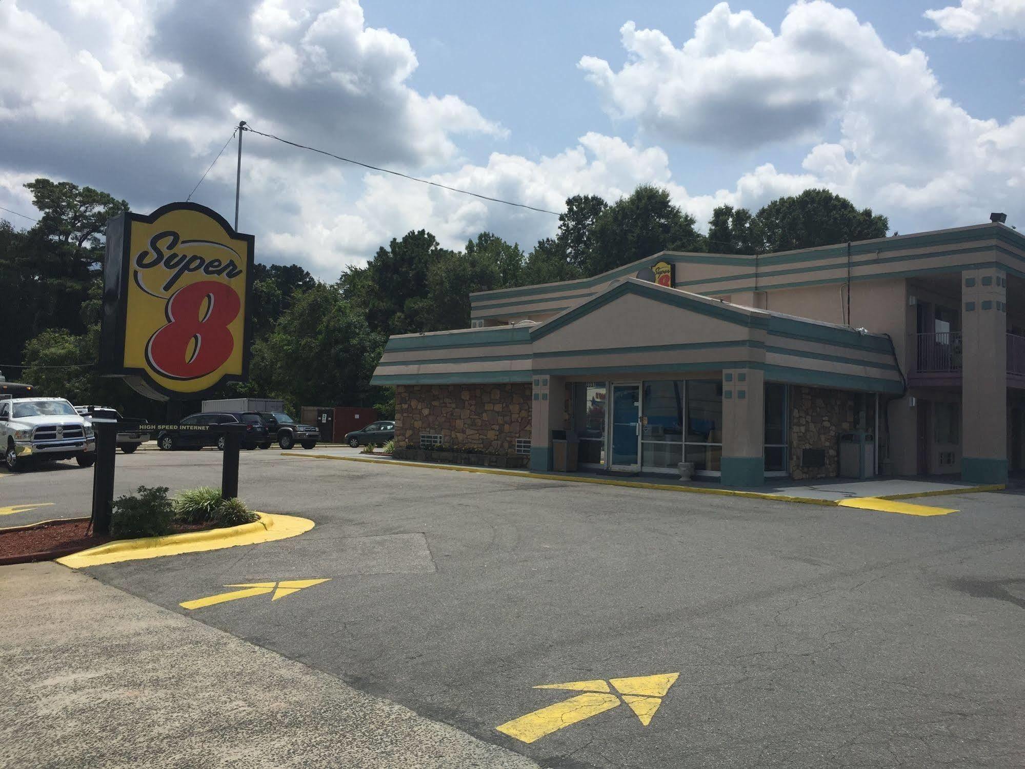 Super 8 By Wyndham Durham/University Area Nc Екстериор снимка