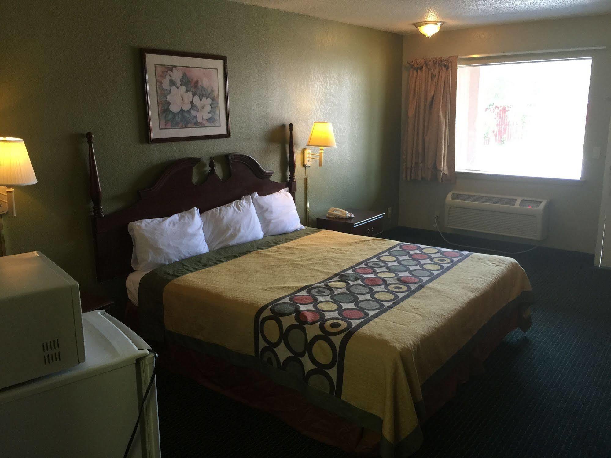Super 8 By Wyndham Durham/University Area Nc Екстериор снимка